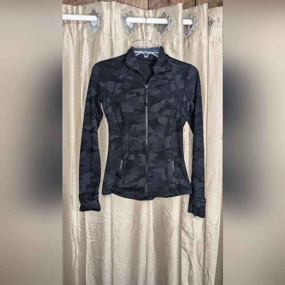 Women's Lululemon DEFINE jacket size 4. - Picture 1 of 11
